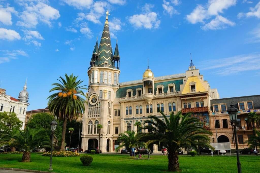 Апартаменты 'Mint Fresh' Summer Studio In Batumi City Center Экстерьер фото